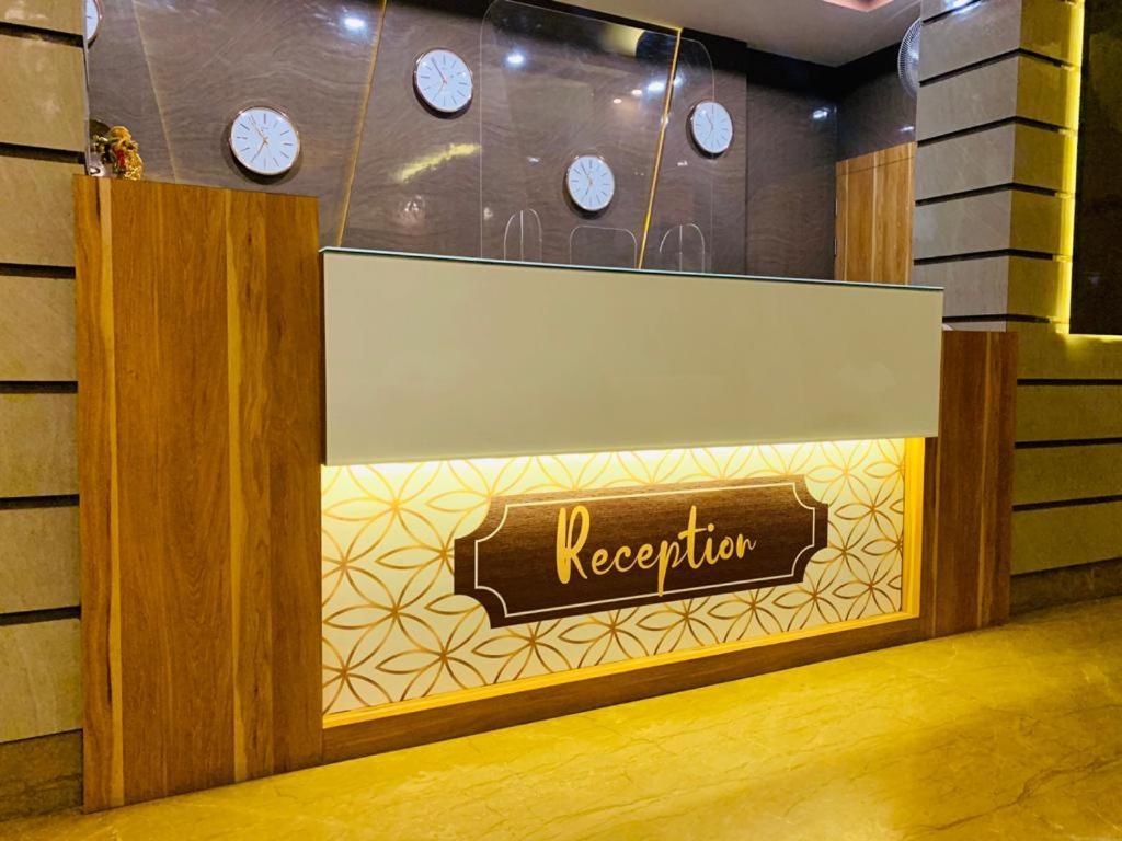 Hotel Royal City Силигури Екстериор снимка