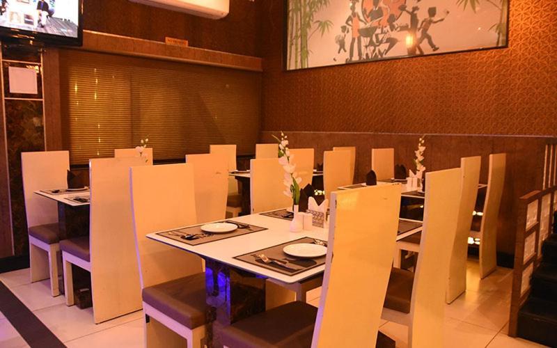 Hotel Royal City Силигури Екстериор снимка
